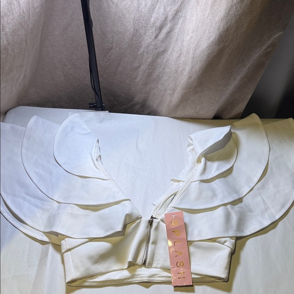 Splash White Ruffled Blouse - Picture 4 of 4